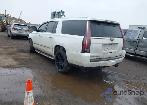 2018 Cadillac Escalade Esv Luxury z USA, uszkodzony, nr VIN 1GYS4HKJ2JR276530